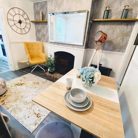Holiday home Spacious Centre Gem House With Parking