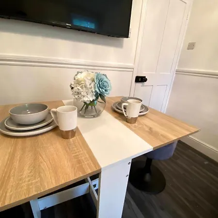 Spacious Centre Gem House With Parking * Canterbury