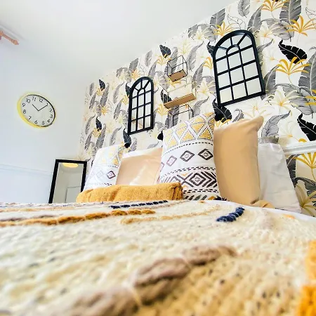 Spacious Centre Gem House With Parking Holiday home Canterbury