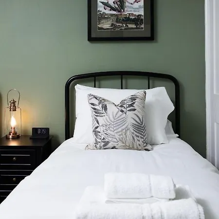 The Victorian Getaway - *