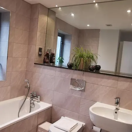 Modern Centre House With Free Parking Cantorbéry