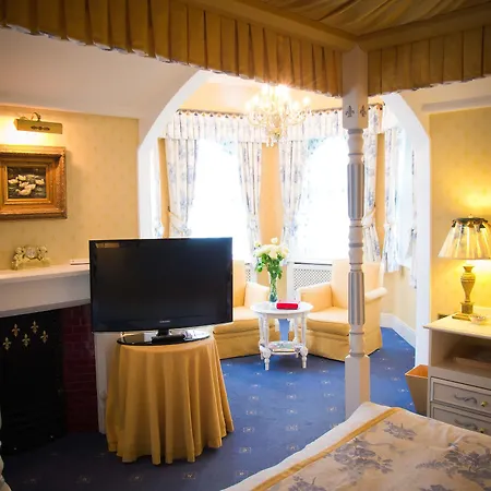 Western Abbots Barton 3*
