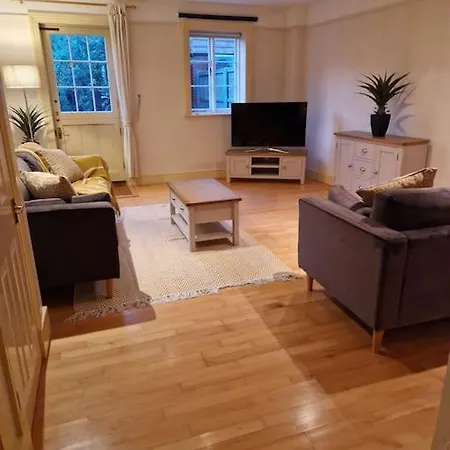 Cheerful 3 Bedroom Split -level