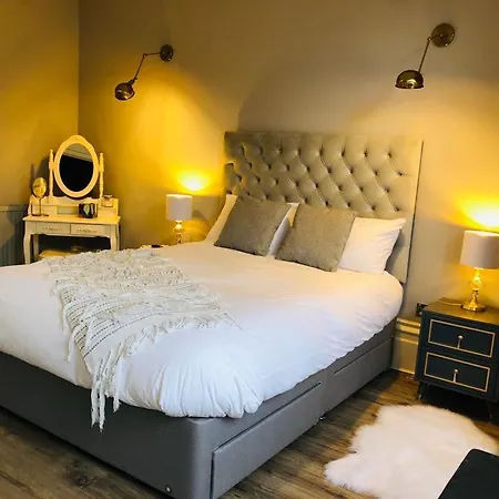 Séjour chez l'habitant With Free Car Park Onsite And High Speed Wifi *