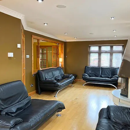Holiday home Luxury Sleeps Wifi *