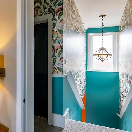Luxury - Parking & Ev Point, Superking Bed Holiday home Canterbury