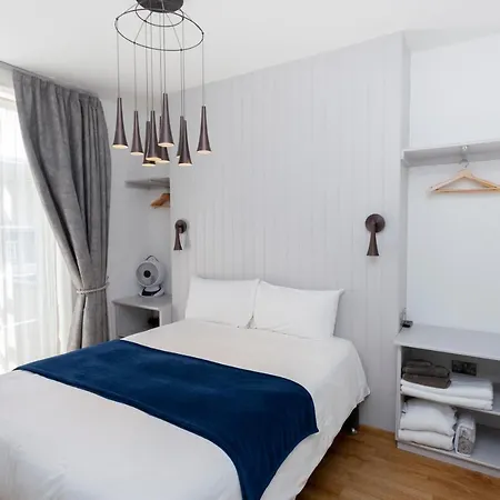 Apartment 4 At Number 8 In Centre With Kitchenette Canterbury