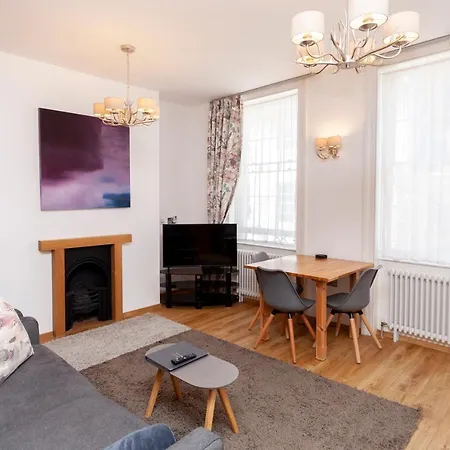 Apartment 4 At Number 8 In Centre With Kitchenette Canterbury
