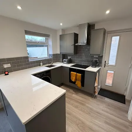 Centre In With Free Parking Holiday home *
