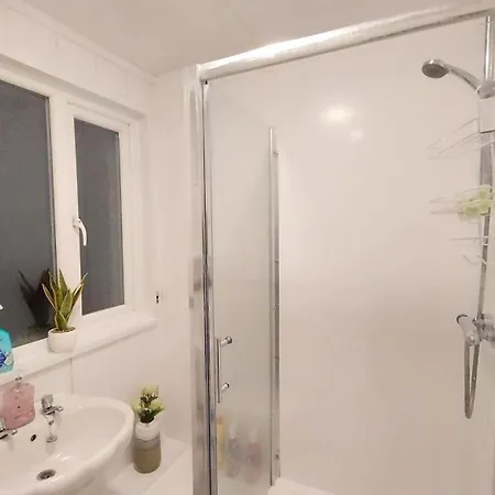 Apartment Haven-5bedroom Great For Longer In Kent!!!