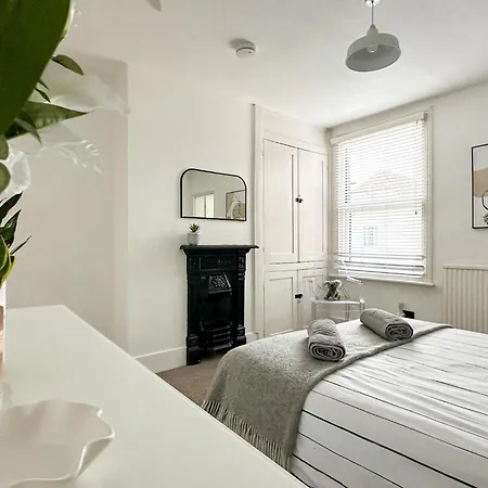 Lane - Cosy & Modern Centre Guest Apartment *