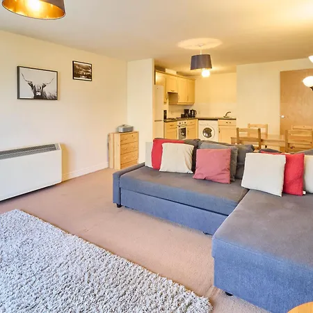 Host & - Bingley Court * Canterbury