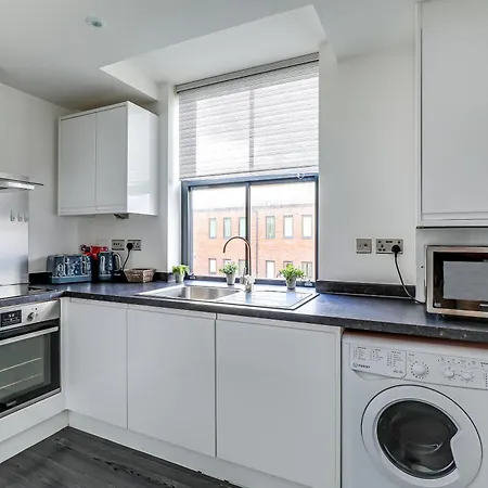 Apartment Exceptionally Spacious *