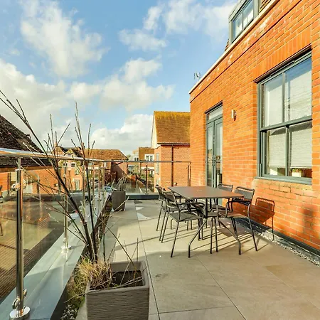 Exceptionally Spacious * Canterbury