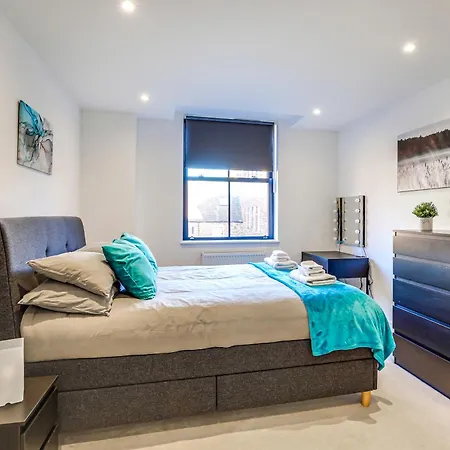 Apartment Exceptionally Spacious *