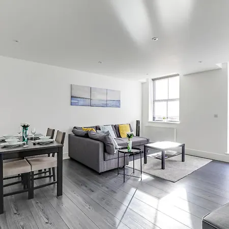 Exceptionally Spacious Apartment *