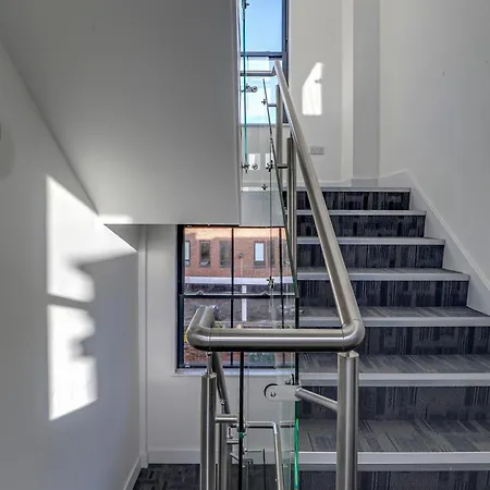 Apartment Exceptionally Spacious *