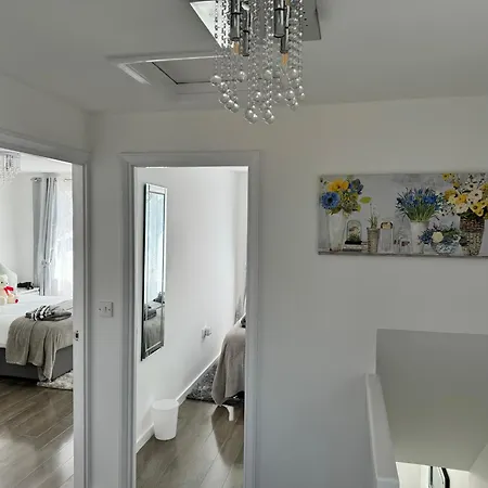Holiday home Modern 3-bed Hideaway Near Westgate With Parking