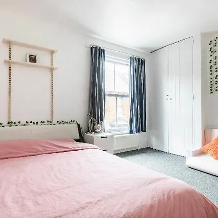 Center Spacious Bedrooms