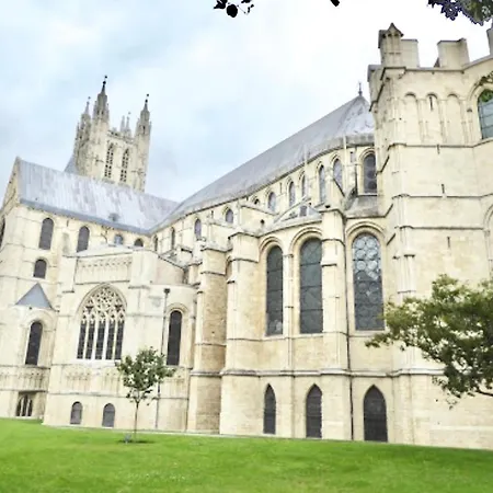 Cathedral Views In Centre Canterbury