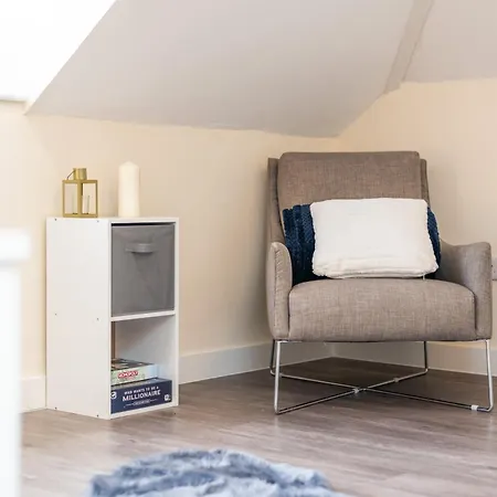 Apartment Spacious Centre Penthouse Gem - Cathedral Views! Canterbury