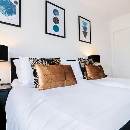 Luxury 2 Bed Centre-parking-long Offer *