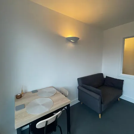 Centre Flat With Balcony * Canterbury