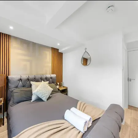 With En-suite And Hot-tub