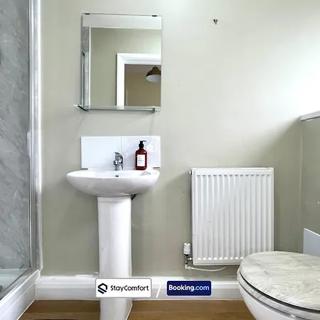 Five Bedroom House By Staycomfort Short Lets & Serviced With Garden & Parking Canterbury
