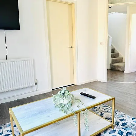 Lovely 2 Bed Near Town Centre Holiday home Canterbury