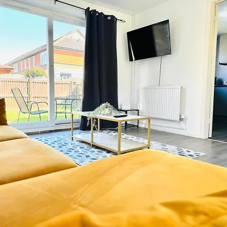 Lovely 2 Bed Near Town Centre * Canterbury