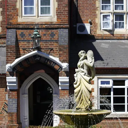 Western Abbots Barton 3* Canterbury