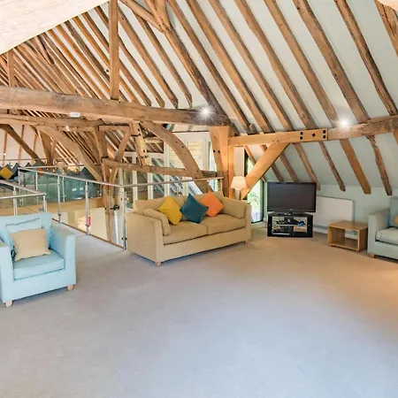 Great Higham Barn By Bloom * Canterbury