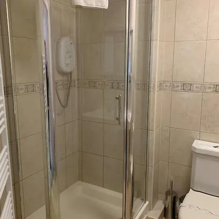 Peregrine House 4*