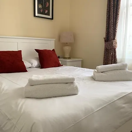 Peregrine House 4*