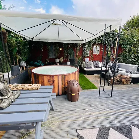 Lush Boutique 4* Canterbury