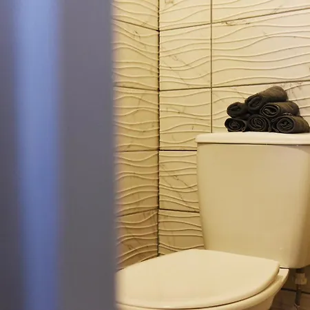 Westgate House - 5 Bedroom Newly Renovated House With Hot Tub & Private Parking Apartment *