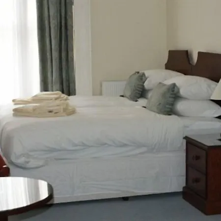 Peregrine House 4*