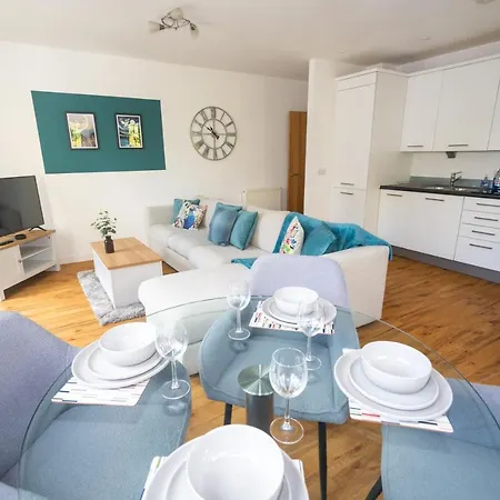 2 Bedroom Penthouse Close To Centre