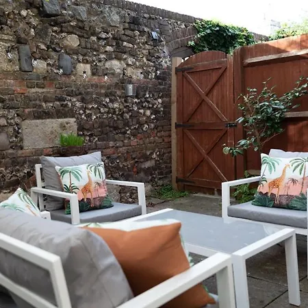 Hébergement de vacances Stylish & Spacious Centre 3-bedroom Townhouse - Sleeps 6