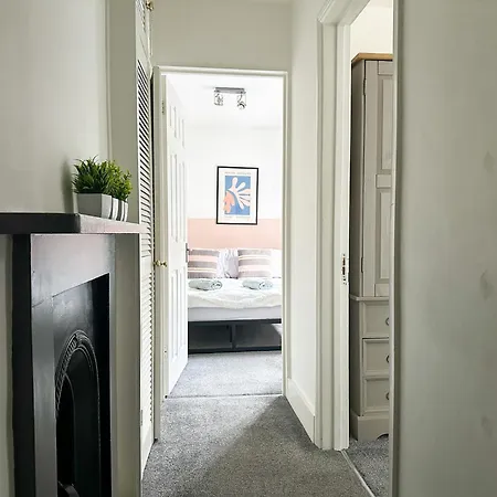Hébergement de vacances Stylish & Spacious Centre 3-bedroom Townhouse - Sleeps 6 *