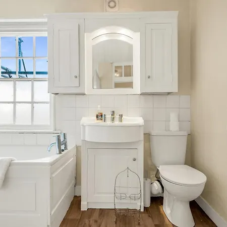 Hébergement de vacances Pass The Keys A Period Building In The Heart Of