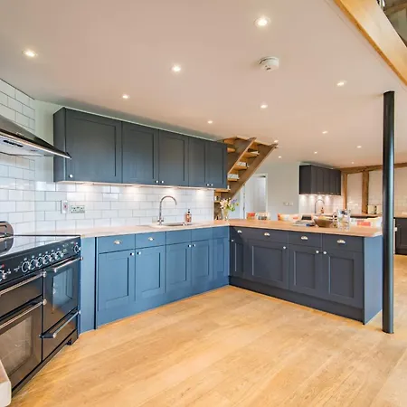 Great Higham Barn By Bloom *