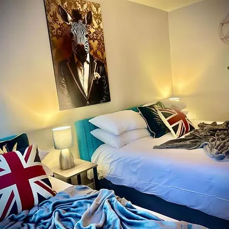 Apartamento 1 Bedroom Walls - Contractors, Crew, Family Canterbury