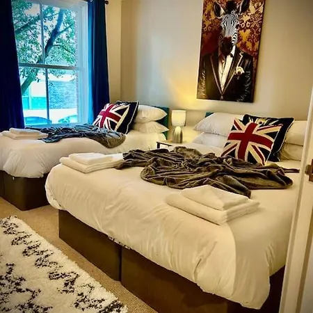 1 Bedroom Walls - Contractors, Crew, Family Apartamento
