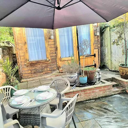 Appartement Centrally Located In Cantorbéry