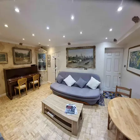 Appartement Centrally Located In *