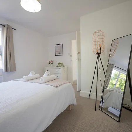 4-bedroom * Canterbury