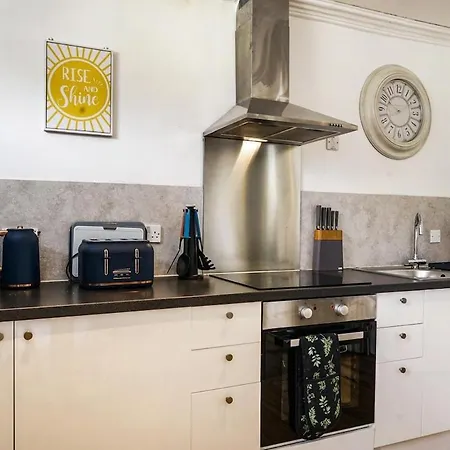 St Peters Centre Retreat With Parking Apartment