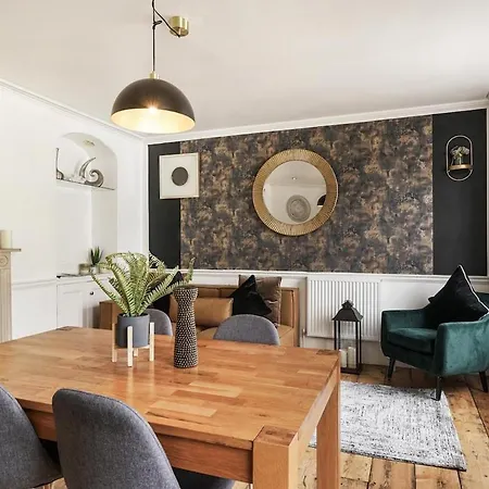 Apartment St Peters Centre Retreat With Parking *